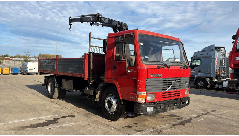 Volvo FL 10 - 320 (MANUAL PUMP / STEEL SUSP. / CRANE / LAMES / POMPE MANUELLE) - Tovornjak s kesonom, Tovornjak z dvigalom: slika 3 Volvo FL 10 - 320 (MANUAL PUMP / STEEL SUSP. / CRANE / LAMES / POMPE MANUELLE) - Tovornjak s kesonom, Tovornjak z dvigalom: slika 3