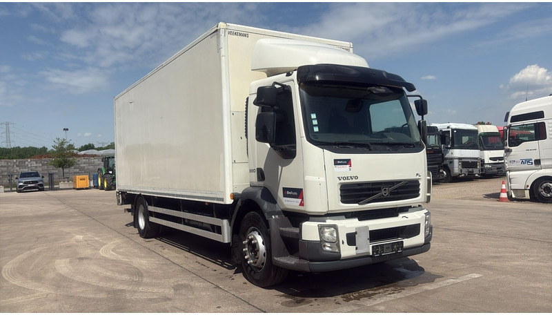 Volvo FL 260 (LIFT 2000 KG / PERFECT BELGIAN TRUCK / 18 TON / EURO 5) - Tovornjak zabojnik: slika 3 Volvo FL 260 (LIFT 2000 KG / PERFECT BELGIAN TRUCK / 18 TON / EURO 5) - Tovornjak zabojnik: slika 3