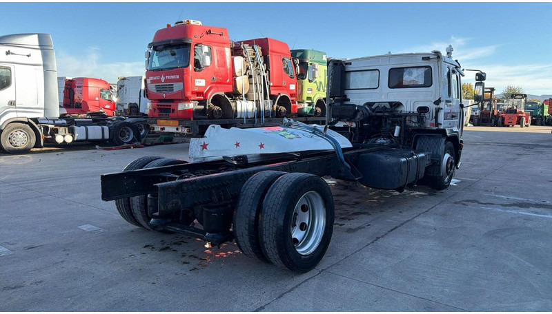 Volvo FL 6 - 220 (MANUAL GEARBOX / BOITE MANUELLE / 8 TONNES) - Tovornjak-šasija: slika 4 Volvo FL 6 - 220 (MANUAL GEARBOX / BOITE MANUELLE / 8 TONNES) - Tovornjak-šasija: slika 4