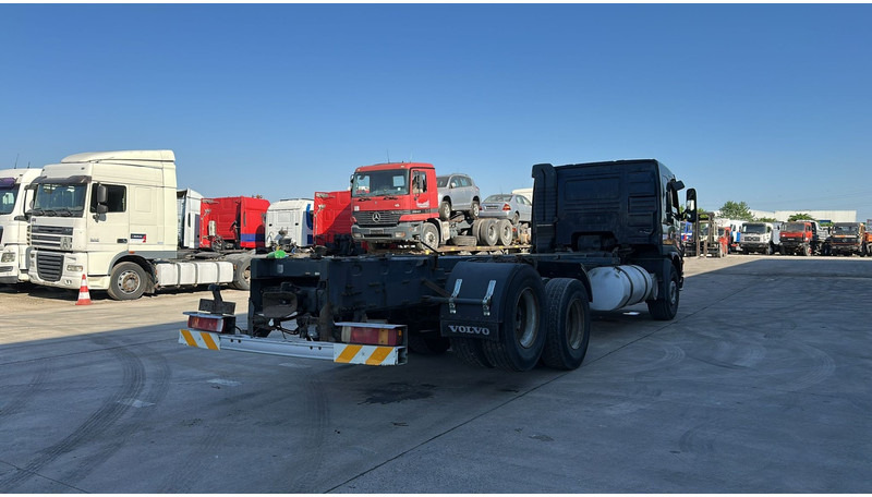 Volvo FM 12 - 380 (FULL STEEL SUSP. / SUSP. LAMES / CHASSIS LONGUE / 10 TYRES / TRES BONNE ETAT) - Tovornjak-šasija: slika 5 Volvo FM 12 - 380 (FULL STEEL SUSP. / SUSP. LAMES / CHASSIS LONGUE / 10 TYRES / TRES BONNE ETAT) - Tovornjak-šasija: slika 5