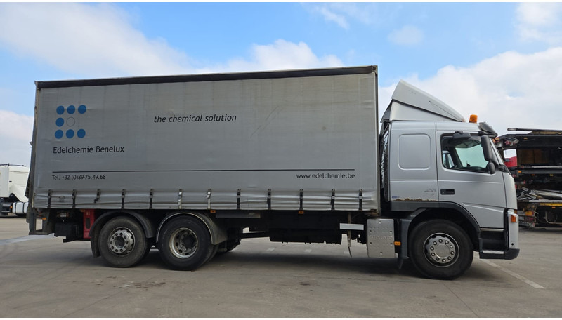 Volvo FM 400 (BELGIAN TRUCK / TECHNICAL TOP CONDITION !! / 6X2 / LIFT / EURO 5) - Tovornjak s ponjavo: slika 4 Volvo FM 400 (BELGIAN TRUCK / TECHNICAL TOP CONDITION !! / 6X2 / LIFT / EURO 5) - Tovornjak s ponjavo: slika 4