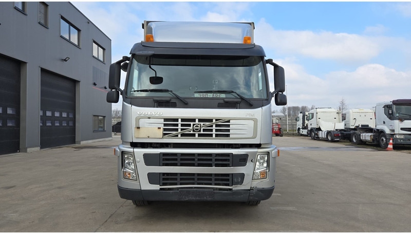 Volvo FM 400 (BELGIAN TRUCK / TECHNICAL TOP CONDITION !! / 6X2 / LIFT / EURO 5) - Tovornjak s ponjavo: slika 2 Volvo FM 400 (BELGIAN TRUCK / TECHNICAL TOP CONDITION !! / 6X2 / LIFT / EURO 5) - Tovornjak s ponjavo: slika 2