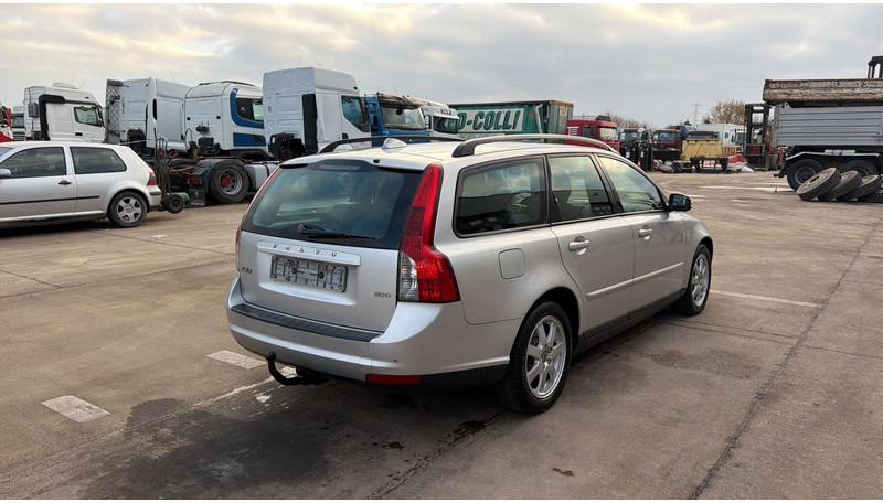Volvo V50 (BELGIAN CAR / AIRCO / AUTOMATIC GEARBOX / EURO 5) - Avtomobil: slika 5 Volvo V50 (BELGIAN CAR / AIRCO / AUTOMATIC GEARBOX / EURO 5) - Avtomobil: slika 5