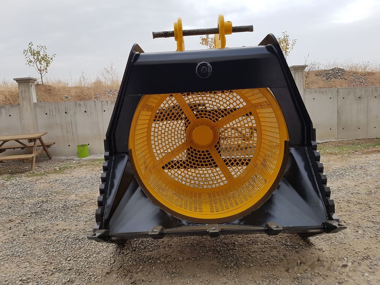 Hitachi Tamburlu Elek Kova (Rotary Screening Bucket) - Sortirna žlica: slika 3 Hitachi Tamburlu Elek Kova (Rotary Screening Bucket) - Sortirna žlica: slika 3