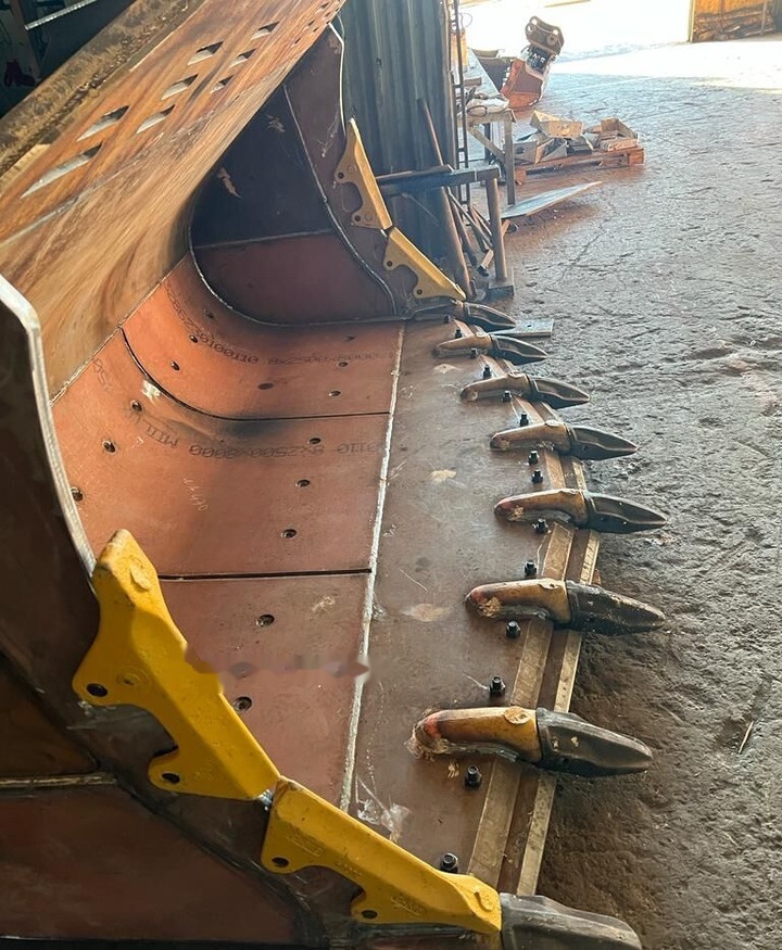 Komatsu WA470 Rock Bucket - Žlica za nakladalnik: slika 3 Komatsu WA470 Rock Bucket - Žlica za nakladalnik: slika 3