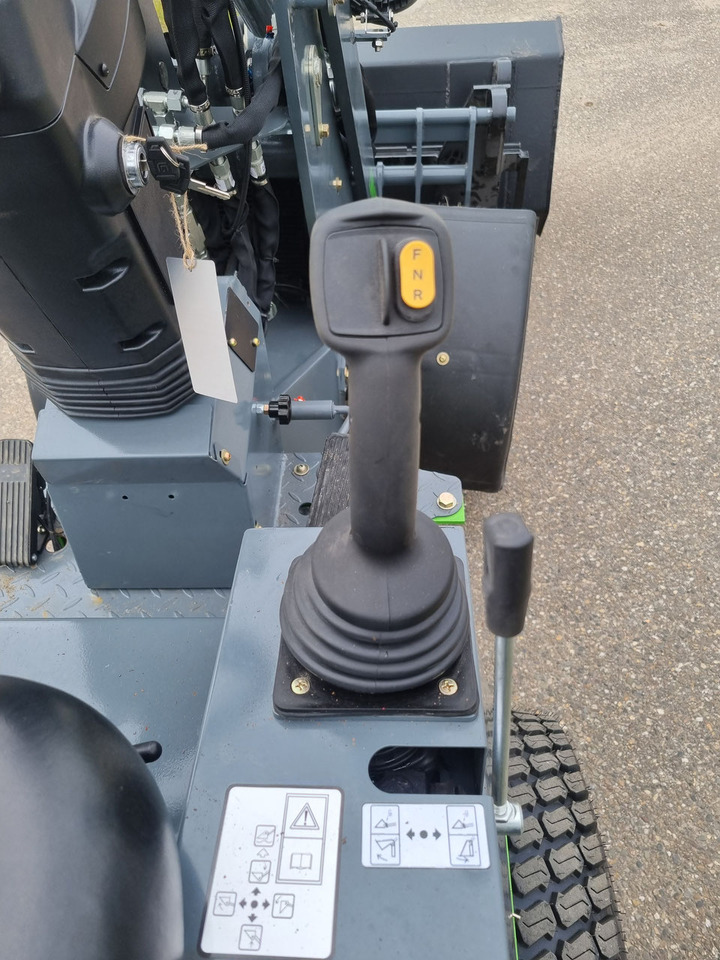 Kolesni nakladalec WCM -L1460 shovel met beugel: slika 19