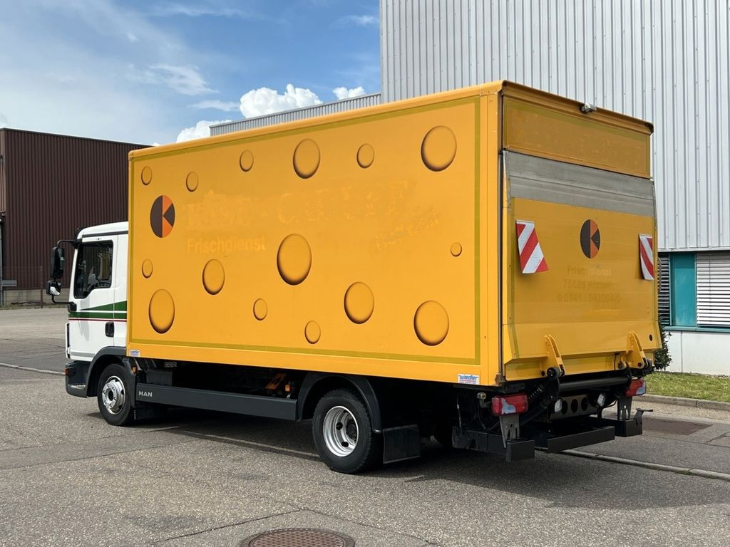 MAN TGL 8.220 Kühlkoffer 5,26m LBW Klima Luftgef. MAN TGL 8.220 Kühlkoffer 5,26m LBW Klima Luftgef. - Hladilno vozilo: slika 5 MAN TGL 8.220 Kühlkoffer 5,26m LBW Klima Luftgef. MAN TGL 8.220 Kühlkoffer 5,26m LBW Klima Luftgef. - Hladilno vozilo: slika 5