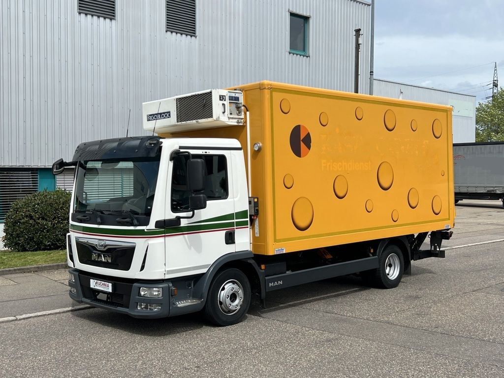 MAN TGL 8.220 Kühlkoffer 5,26m LBW Klima Luftgef. MAN TGL 8.220 Kühlkoffer 5,26m LBW Klima Luftgef. - Hladilno vozilo: slika 3 MAN TGL 8.220 Kühlkoffer 5,26m LBW Klima Luftgef. MAN TGL 8.220 Kühlkoffer 5,26m LBW Klima Luftgef. - Hladilno vozilo: slika 3