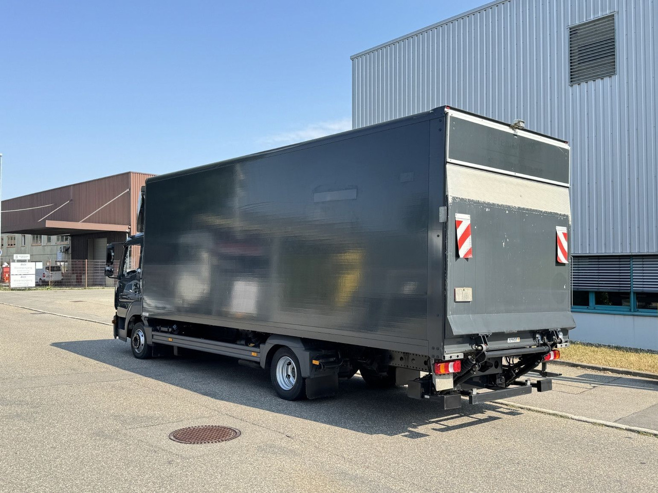 Mercedes-Benz Atego 818L Koffer 7,3m LBW Klima Automatik - Dostavno vozilo z zabojnikom: slika 5 Mercedes-Benz Atego 818L Koffer 7,3m LBW Klima Automatik - Dostavno vozilo z zabojnikom: slika 5