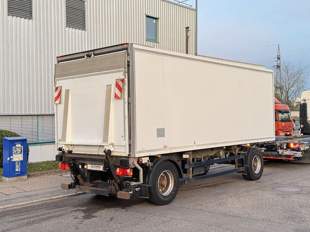 ROHR RAK/18 TK Tiefkühl MAXIMA 1000 Türen LBW 2t BPW - Prikolica hladilnik: slika 5 ROHR RAK/18 TK Tiefkühl MAXIMA 1000 Türen LBW 2t BPW - Prikolica hladilnik: slika 5