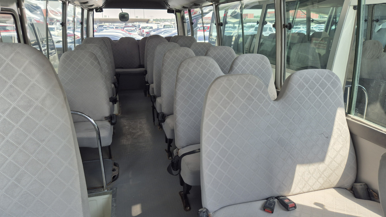 TOYOTA Coaster ... 30 places ... Climatisé - Minibus, Potniški kombi: slika 3 TOYOTA Coaster ... 30 places ... Climatisé - Minibus, Potniški kombi: slika 3