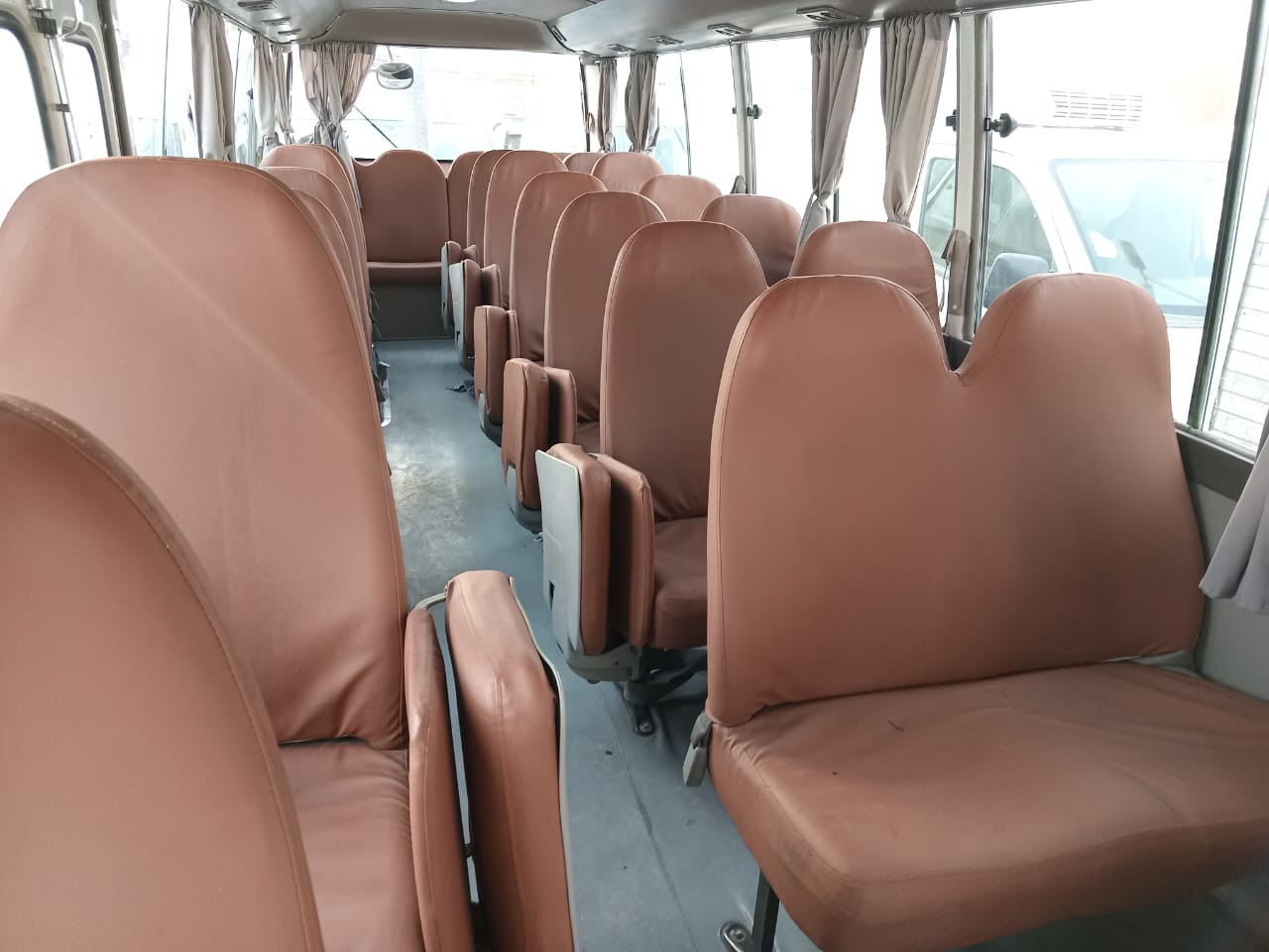 TOYOTA Coaster ... 30 places - diesel - climatisé ... BELGIQUE.. - Minibus, Potniški kombi: slika 4 TOYOTA Coaster ... 30 places - diesel - climatisé ... BELGIQUE.. - Minibus, Potniški kombi: slika 4
