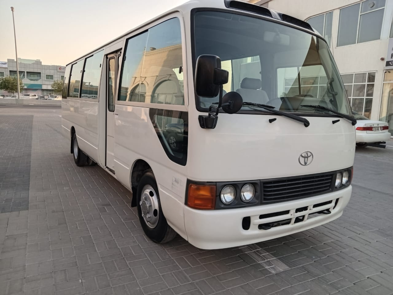 TOYOTA Coaster ... 30 places - diesel - climatisé ... BELGIQUE.. - Minibus, Potniški kombi: slika 2 TOYOTA Coaster ... 30 places - diesel - climatisé ... BELGIQUE.. - Minibus, Potniški kombi: slika 2