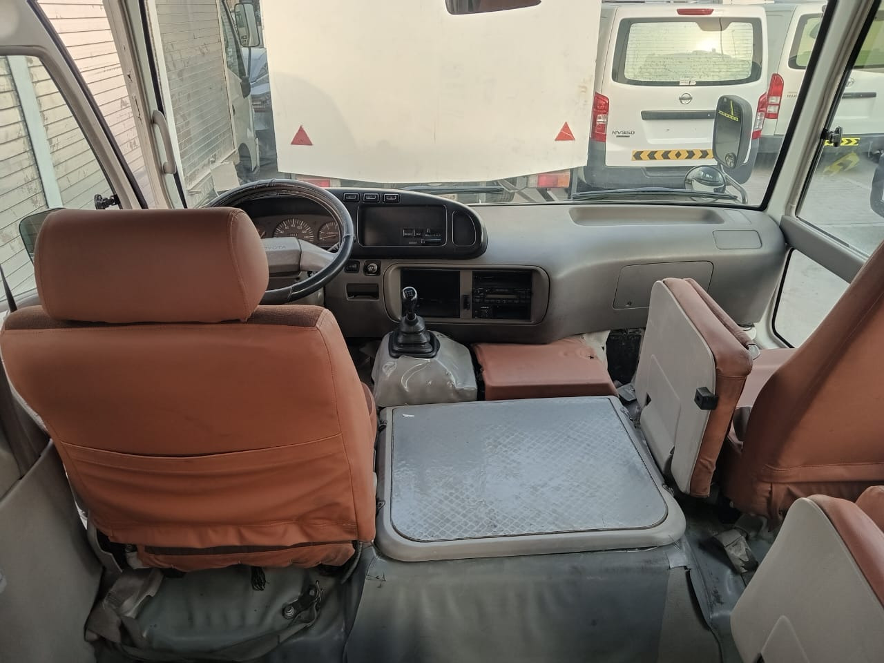 TOYOTA Coaster ... 30 places - diesel - climatisé ... BELGIQUE.. - Minibus, Potniški kombi: slika 5 TOYOTA Coaster ... 30 places - diesel - climatisé ... BELGIQUE.. - Minibus, Potniški kombi: slika 5