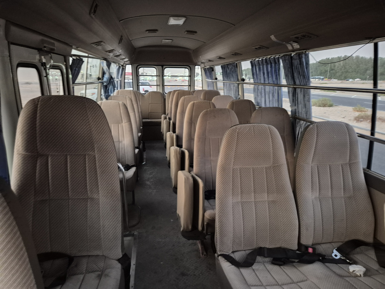 Toyota Coaster ... 30 places - climatisé - Minibus, Potniški kombi: slika 5 Toyota Coaster ... 30 places - climatisé - Minibus, Potniški kombi: slika 5