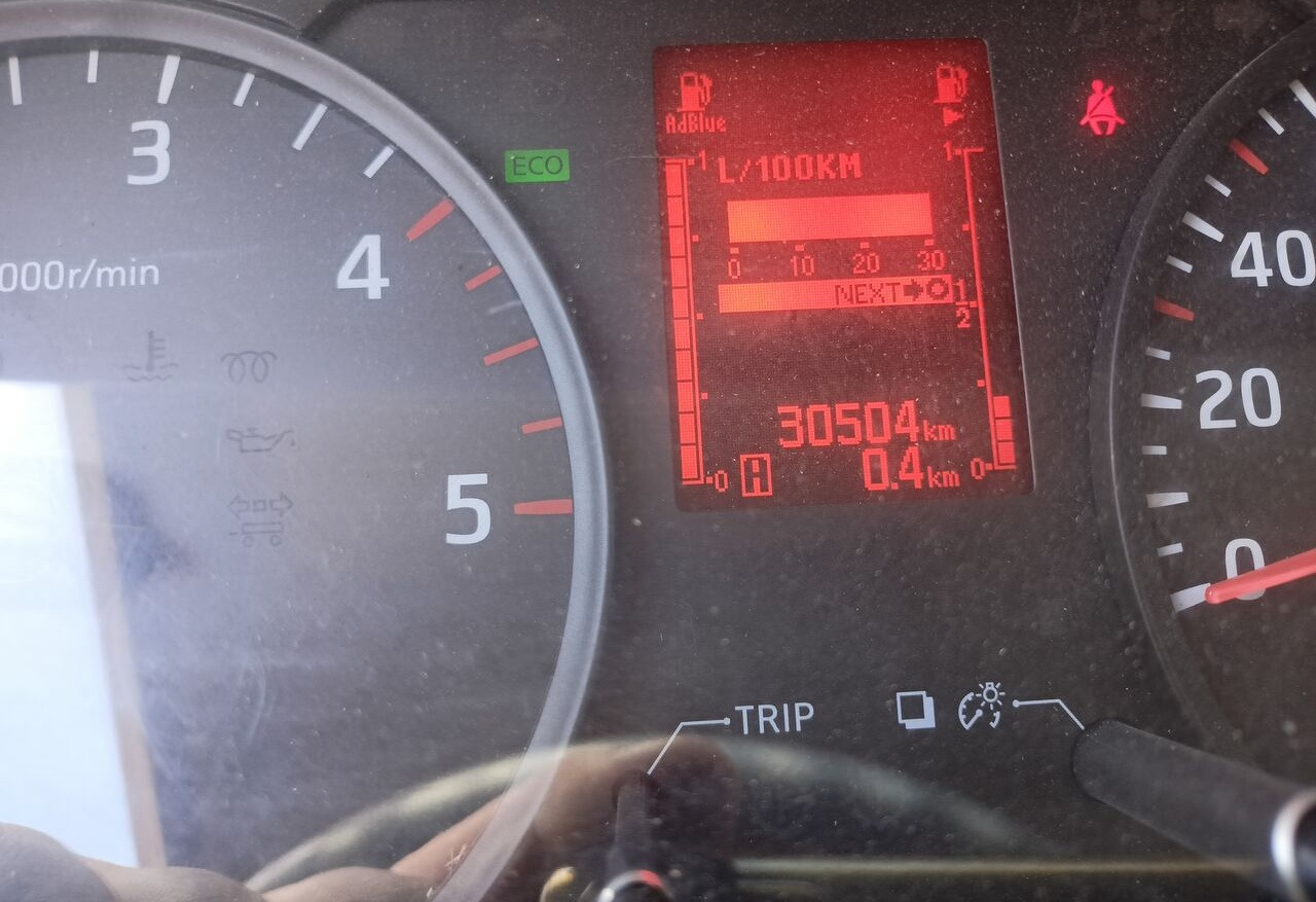 Nissan NT400 - Dvižna ploščad montirana na tovornjak: slika 2 Nissan NT400 - Dvižna ploščad montirana na tovornjak: slika 2