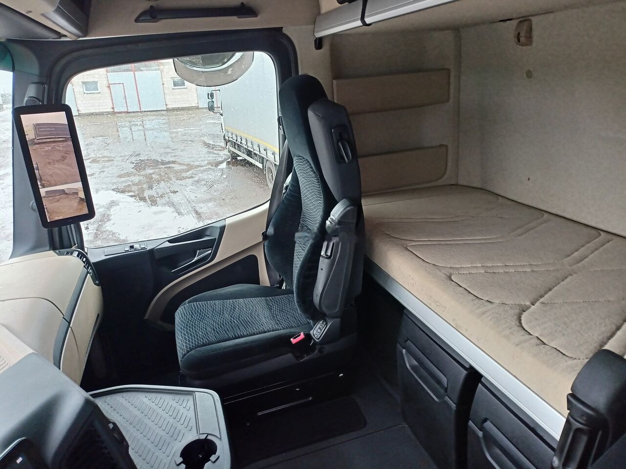 Vlačilec Mercedes-Benz Actros 2551: slika 10