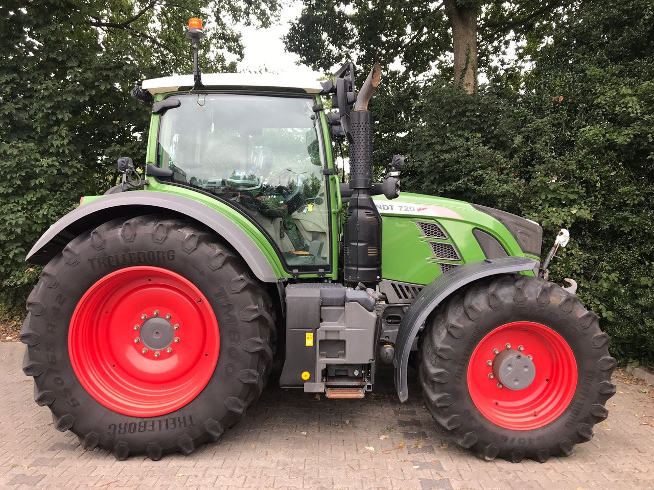 FENDT 720 Vario S4 PowerPlus - Traktor: slika 4 FENDT 720 Vario S4 PowerPlus - Traktor: slika 4