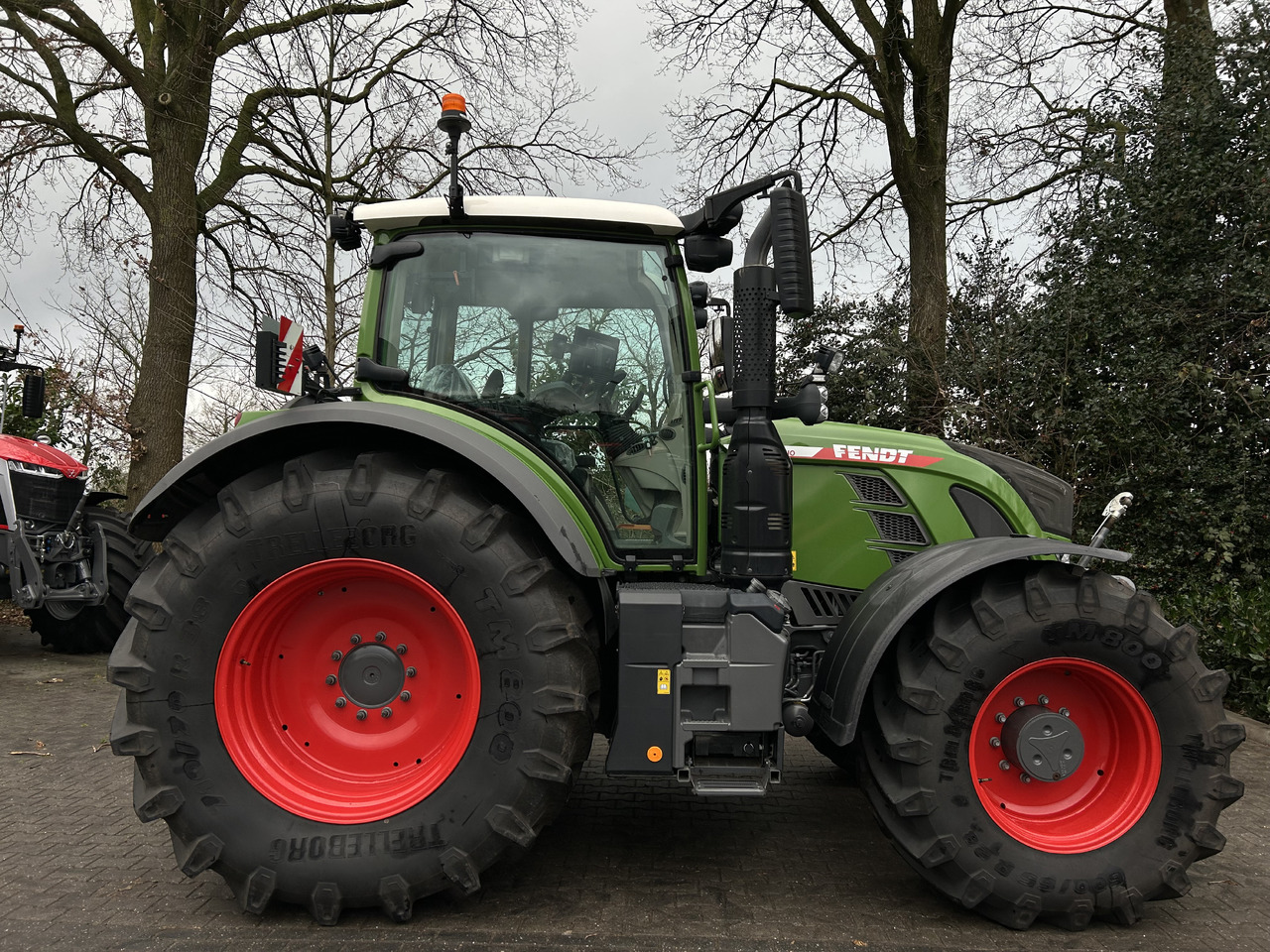 FENDT 724 Vario Gen6 ProfiPlus setting 2 - Traktor: slika 4 FENDT 724 Vario Gen6 ProfiPlus setting 2 - Traktor: slika 4