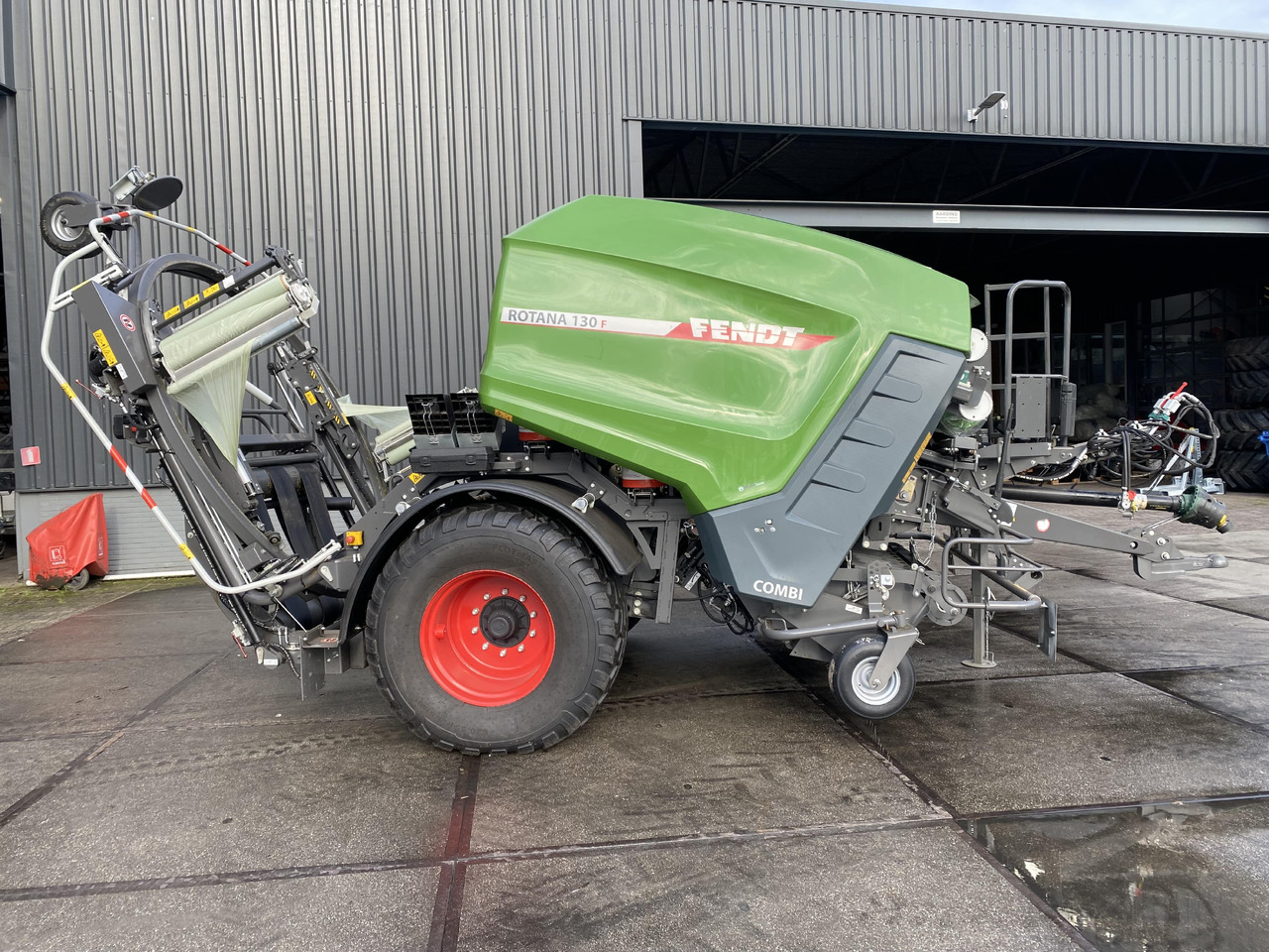 Fendt Rotana 130F - Ovijalnik za bale: slika 2 Fendt Rotana 130F - Ovijalnik za bale: slika 2