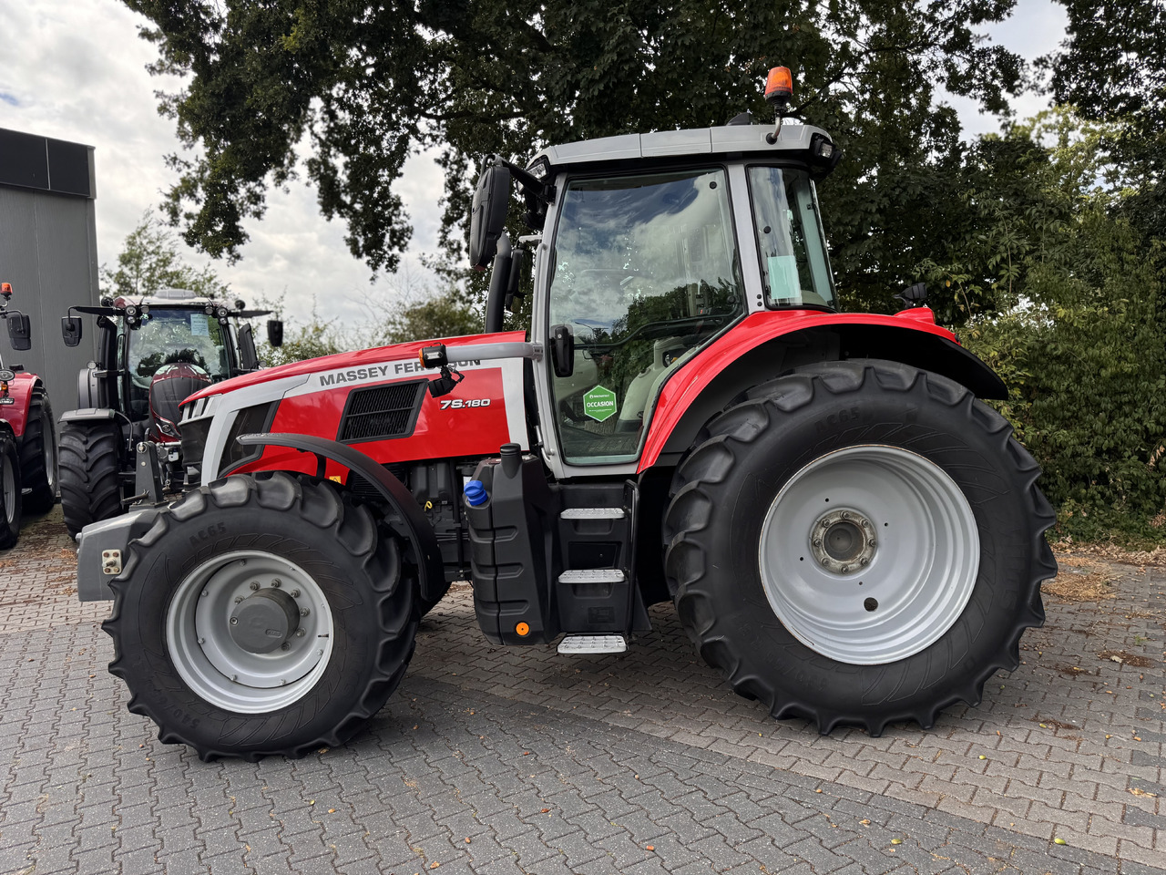 Massey Ferguson 7S.180 Dyna6 Efficient - Traktor: slika 2 Massey Ferguson 7S.180 Dyna6 Efficient - Traktor: slika 2