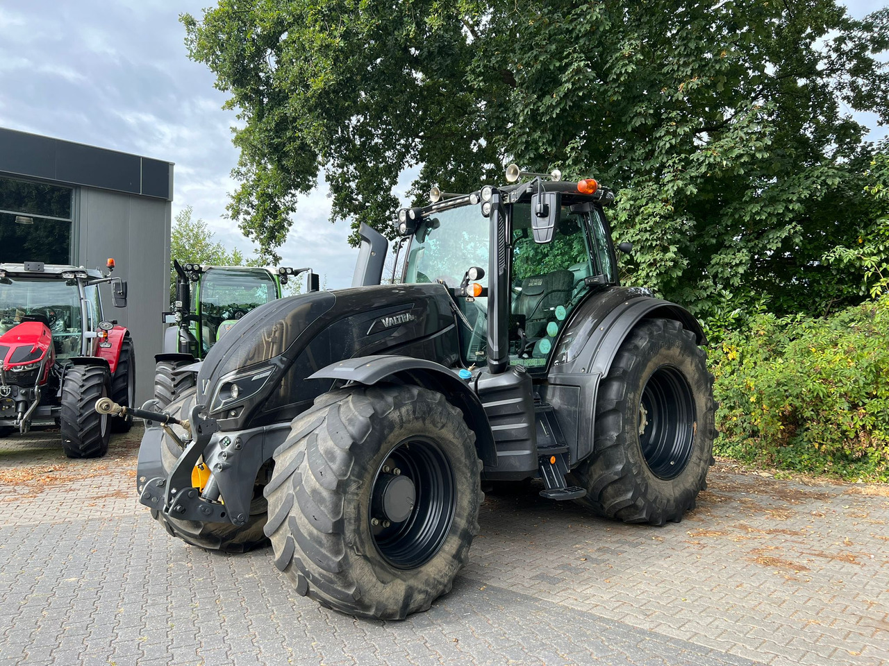 VALTRA T174 Versu - Traktor: slika 1 VALTRA T174 Versu - Traktor: slika 1