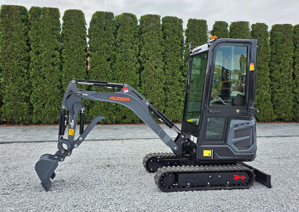Kubota AUGER NM 18, SILNIK KUBOTA, 3 ŁYŻKI, MINIKOPARKA - Mini bager: slika 1 Kubota AUGER NM 18, SILNIK KUBOTA, 3 ŁYŻKI, MINIKOPARKA - Mini bager: slika 1
