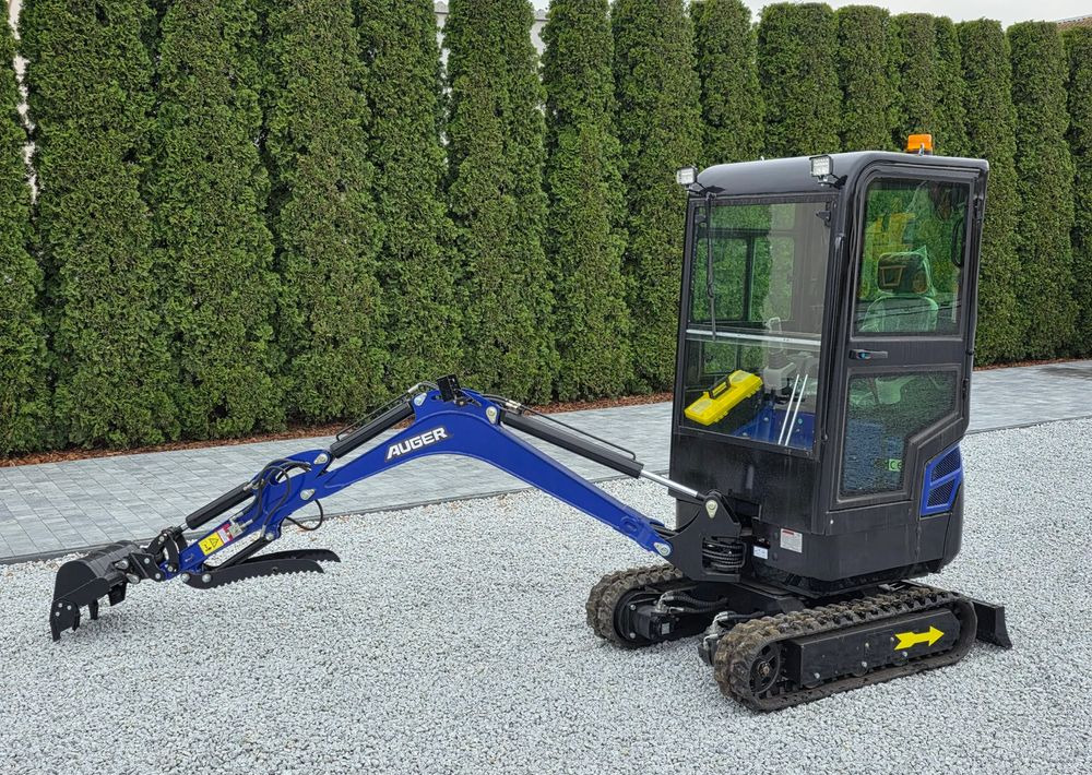 Kubota NOWA MINIKOPARKA AUGER HT 18, SILNIK KUBOTA, 3 ŁYŻKI - Mini bager: slika 1 Kubota NOWA MINIKOPARKA AUGER HT 18, SILNIK KUBOTA, 3 ŁYŻKI - Mini bager: slika 1