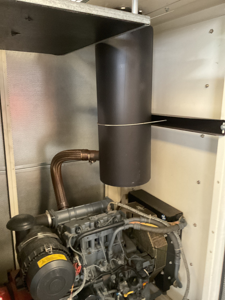 Deutz F3M1011F, 45KVA generatorset. Like brand new. Low standby hours - Generator: slika 4 Deutz F3M1011F, 45KVA generatorset. Like brand new. Low standby hours - Generator: slika 4