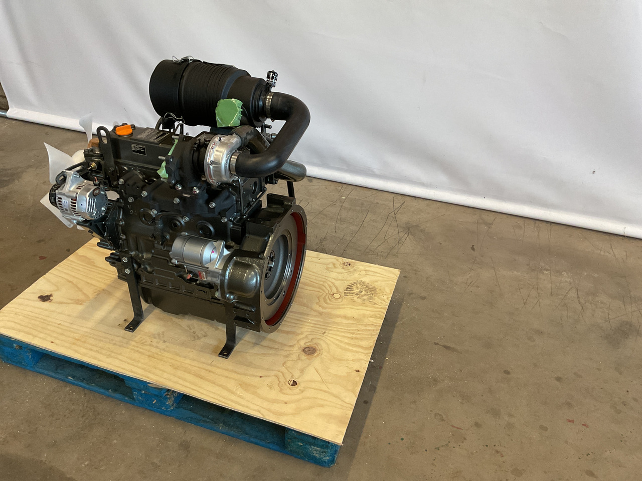 Yanmar 4TNV84T - Motor: slika 4 Yanmar 4TNV84T - Motor: slika 4