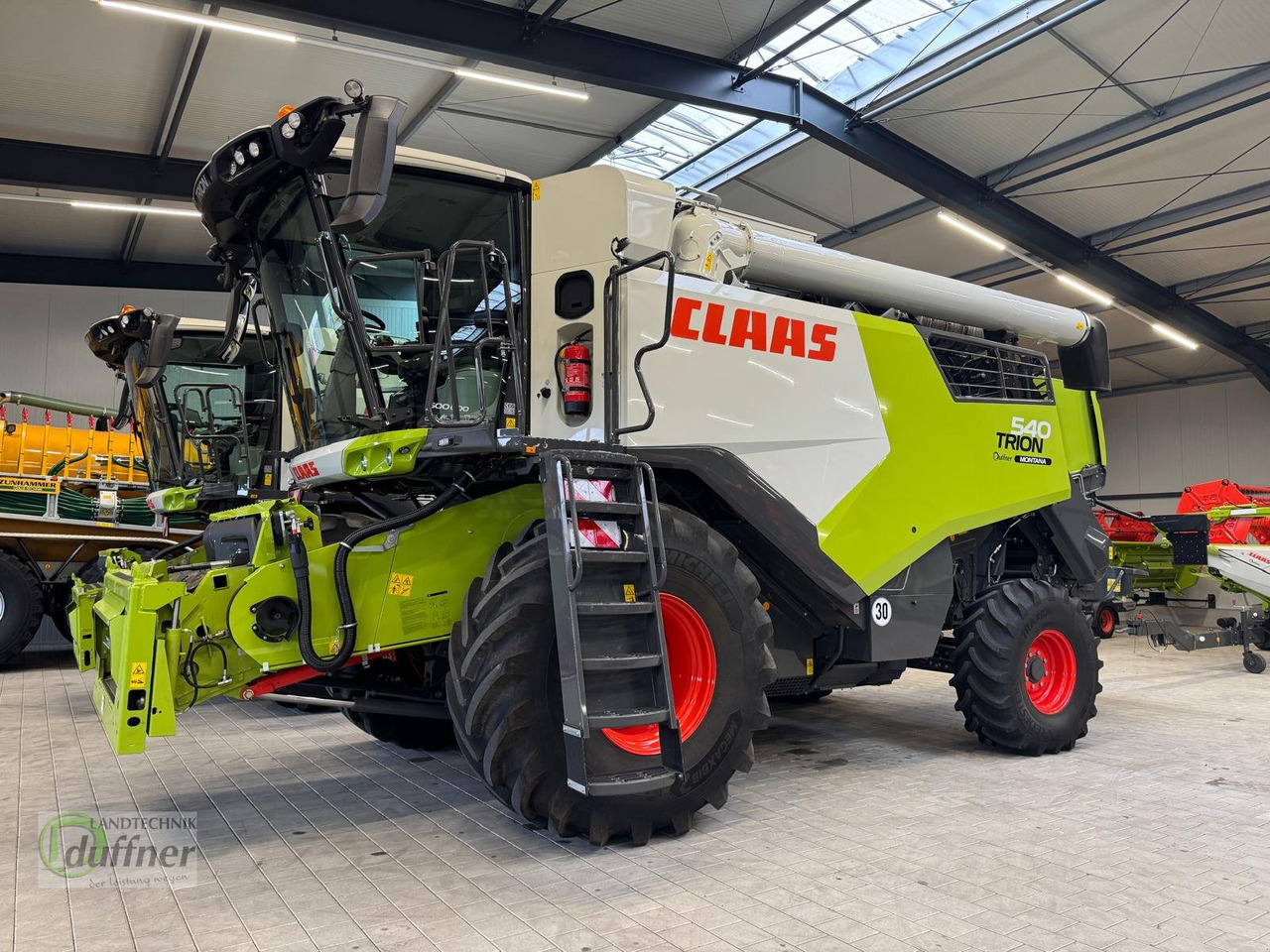 CLAAS Trion 540 Montana - Kombajn harvester: slika 1 CLAAS Trion 540 Montana - Kombajn harvester: slika 1