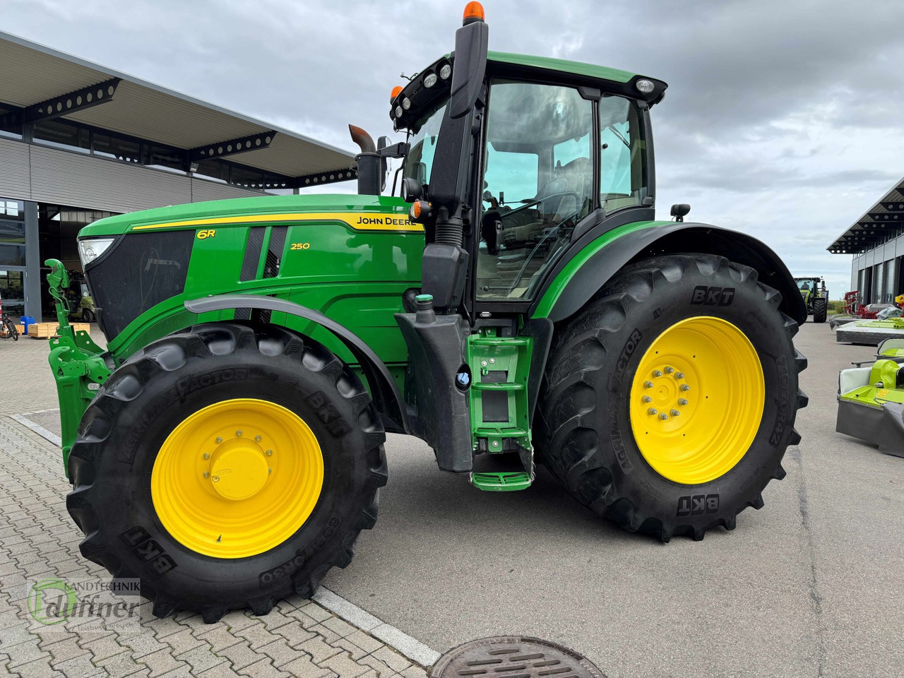 John Deere 6R 250 - Traktor: slika 5 John Deere 6R 250 - Traktor: slika 5