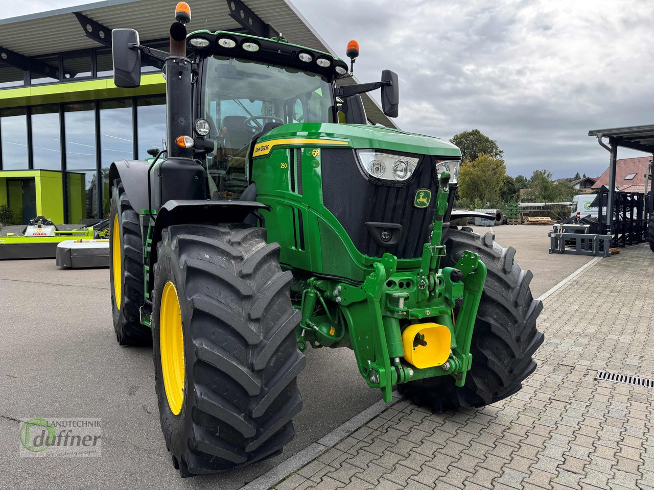 John Deere 6R 250 - Traktor: slika 2 John Deere 6R 250 - Traktor: slika 2