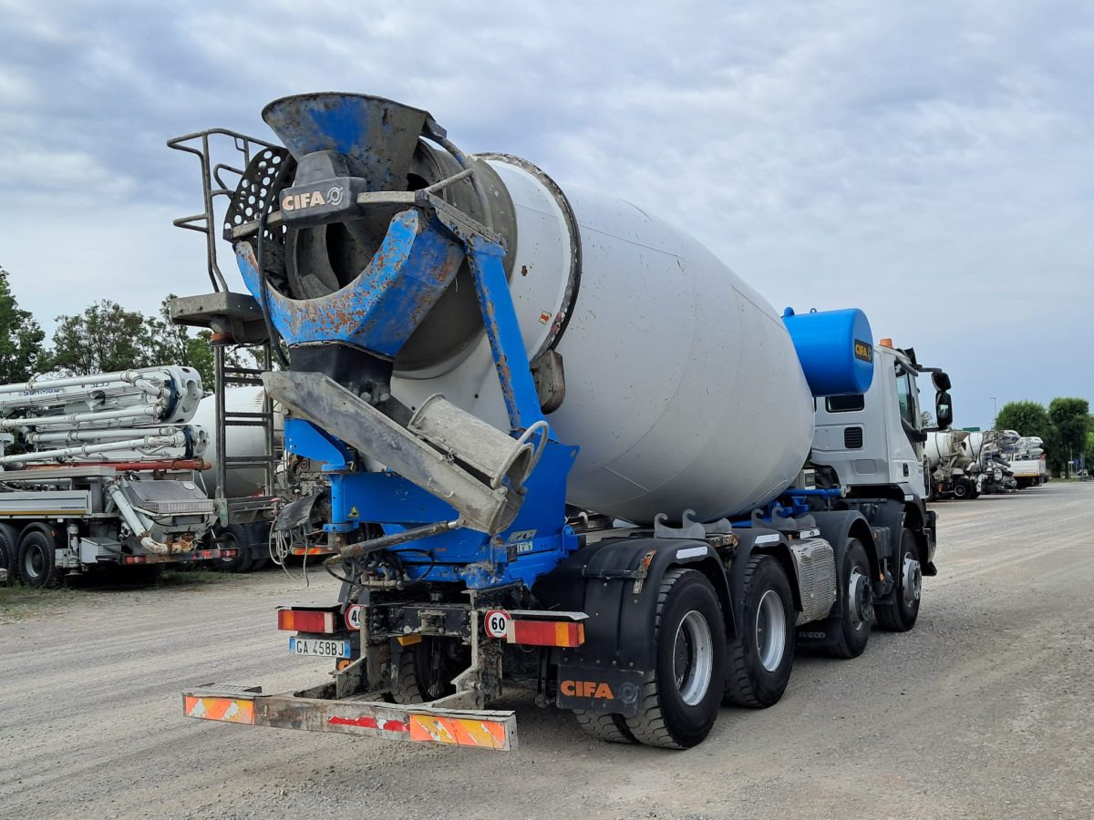 IVECO TRAKKER 500 CIFA RY1300 - Avtomešalec: slika 2 IVECO TRAKKER 500 CIFA RY1300 - Avtomešalec: slika 2