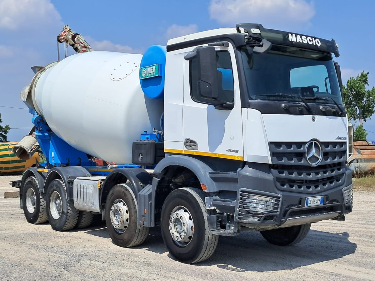 MERCEDES AROCS 4142 - Avtomešalec: slika 1 MERCEDES AROCS 4142 - Avtomešalec: slika 1