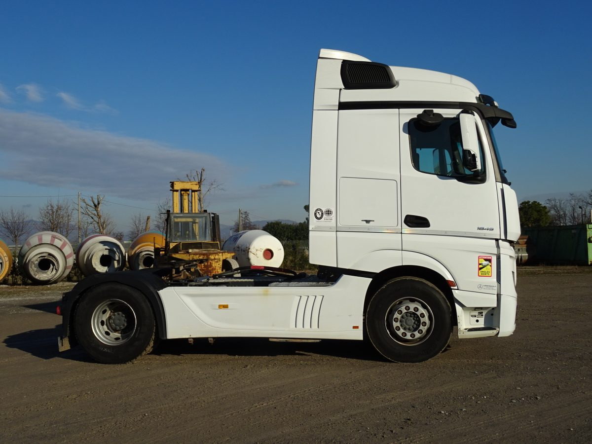 MERCEDES ACTROS 1845 - Vlačilec: slika 4 MERCEDES ACTROS 1845 - Vlačilec: slika 4