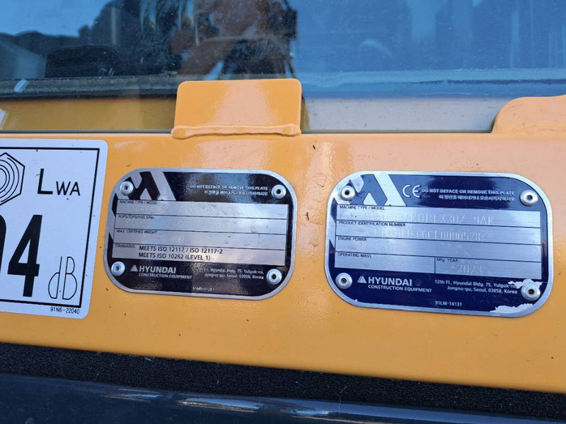 Mini bager Hyundai R30 Z-9AK: slika 13