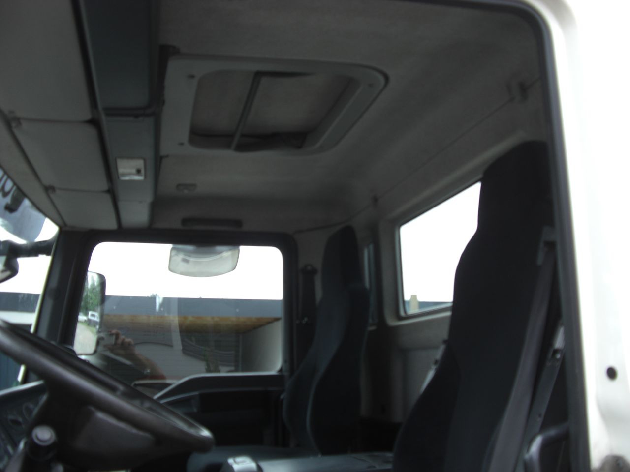 Tovornjak s kesonom MAN 8180L: slika 9