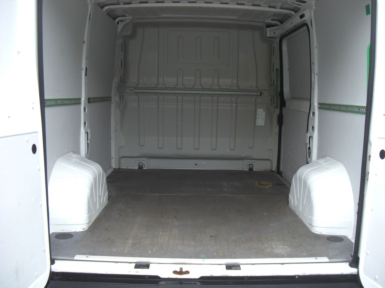 Mali kombi Peugeot BOXER 2,0 KURZ/NIEDRIG: slika 6 Mali kombi Peugeot BOXER 2,0 KURZ/NIEDRIG: slika 6