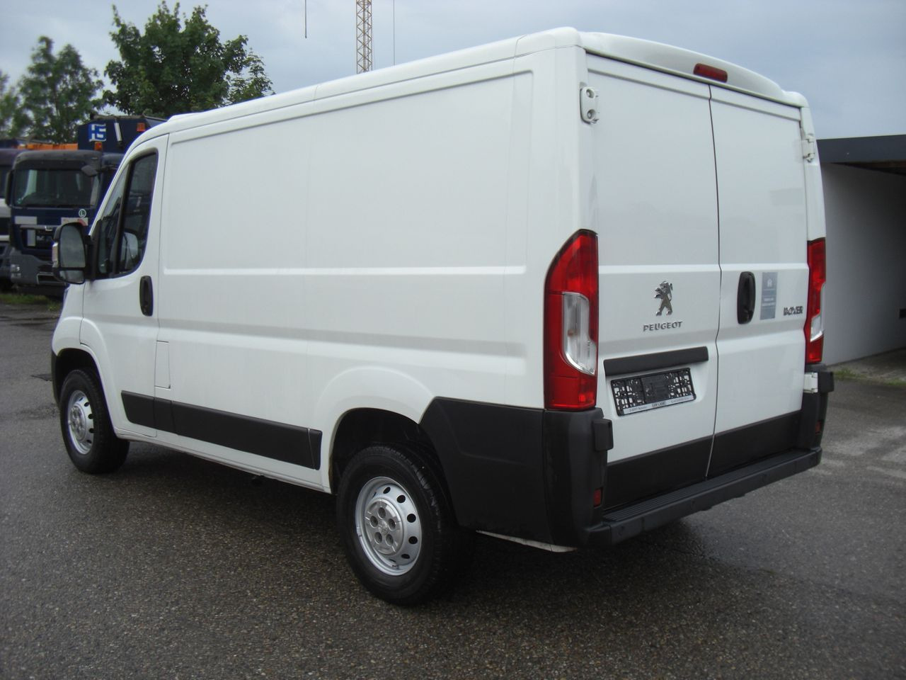 Peugeot BOXER 2,0 KURZ/NIEDRIG - Mali kombi: slika 4 Peugeot BOXER 2,0 KURZ/NIEDRIG - Mali kombi: slika 4