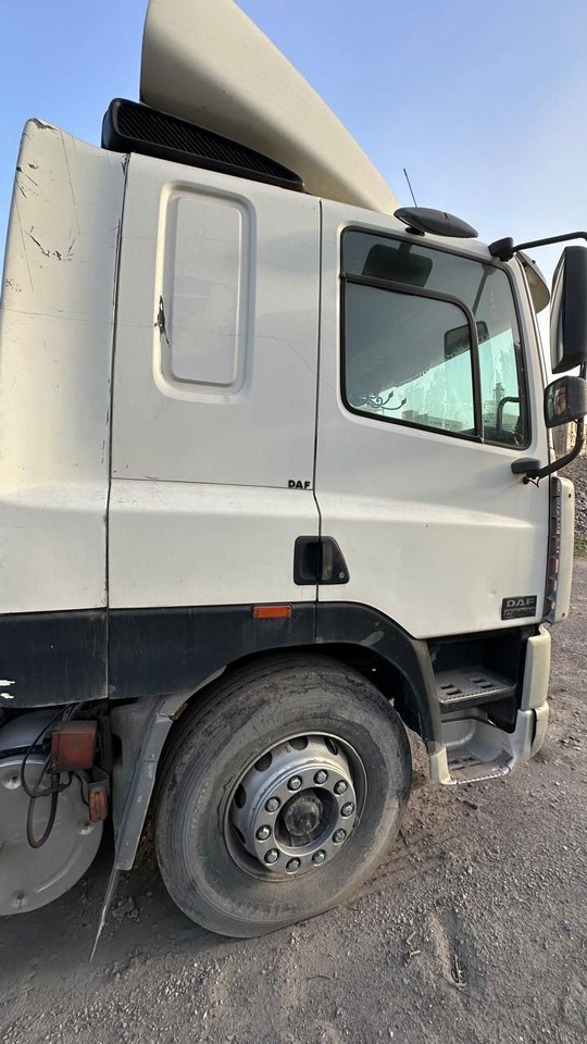 DAF CF 85.430 Tractor head - Vlačilec: slika 4 DAF CF 85.430 Tractor head - Vlačilec: slika 4