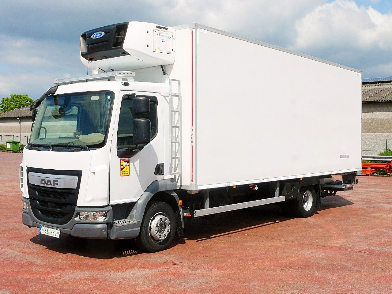 DAF 180.12 LF FA KUHLKOFFER CARRIER SUPRA 850 MULTI - Tovornjak hladilnik: slika 4 DAF 180.12 LF FA KUHLKOFFER CARRIER SUPRA 850 MULTI - Tovornjak hladilnik: slika 4