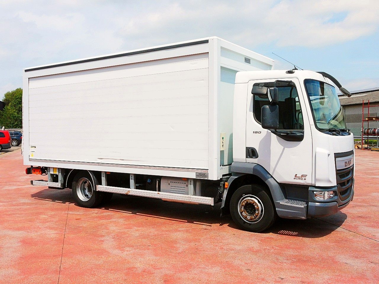 DAF LF 180 12 GETRANKENWAGEN LBW LUFT - Tovornjak za prevoz pijač: slika 3 DAF LF 180 12 GETRANKENWAGEN LBW LUFT - Tovornjak za prevoz pijač: slika 3