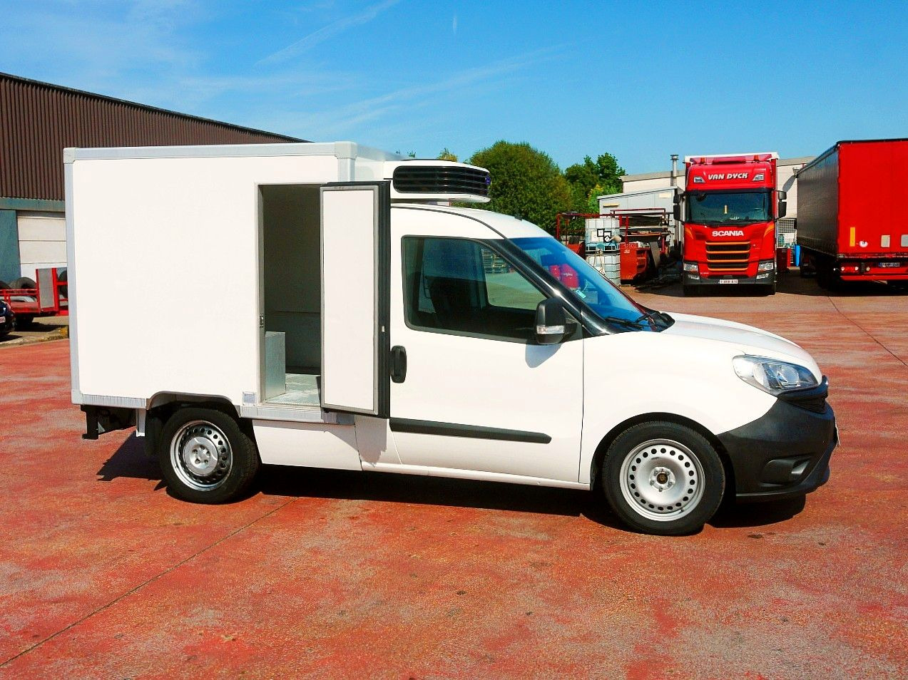 Fiat 1.6 KUHLKOFFER CARRIER XARIOS 200 -20c - Hladilno vozilo: slika 3 Fiat 1.6 KUHLKOFFER CARRIER XARIOS 200 -20c - Hladilno vozilo: slika 3
