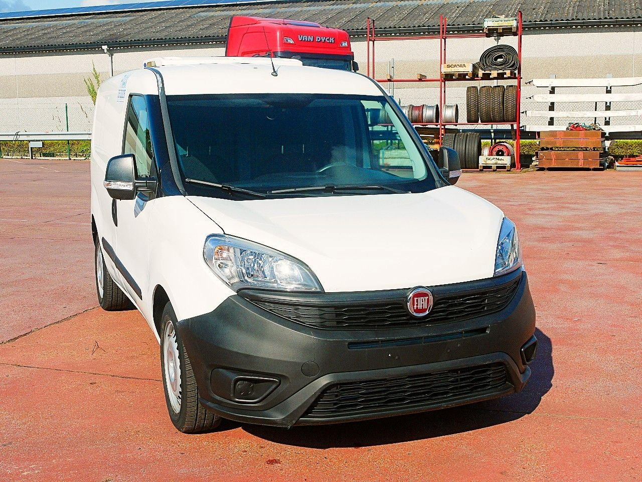 Fiat DOBLO 1.4 KUHLKASTENWAGEN CARRIER NEOS -20c E6 - Hladilno vozilo: slika 1 Fiat DOBLO 1.4 KUHLKASTENWAGEN CARRIER NEOS -20c E6 - Hladilno vozilo: slika 1