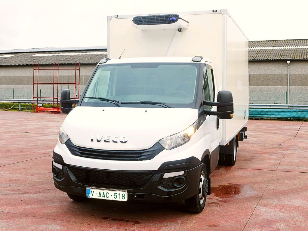 Iveco 35C14 KUHLKOFFER 4.4m CARRIER VIENTO LBW - Hladilno vozilo: slika 5 Iveco 35C14 KUHLKOFFER 4.4m CARRIER VIENTO LBW - Hladilno vozilo: slika 5