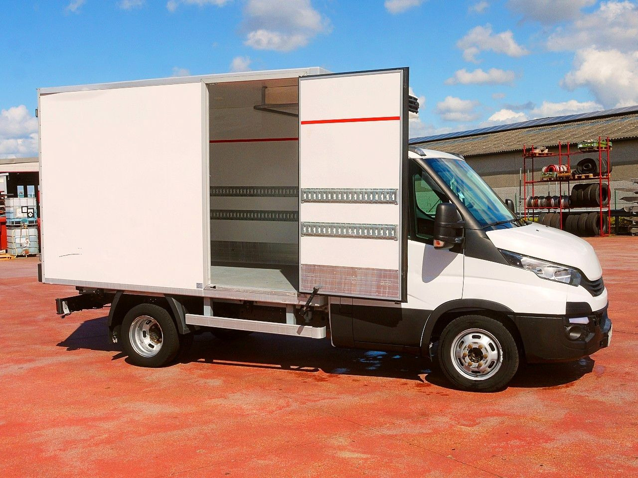 Iveco 35C14 KUHLKOFFER CARRIER XARIOS 350 -20C - Hladilno vozilo: slika 3 Iveco 35C14 KUHLKOFFER CARRIER XARIOS 350 -20C - Hladilno vozilo: slika 3