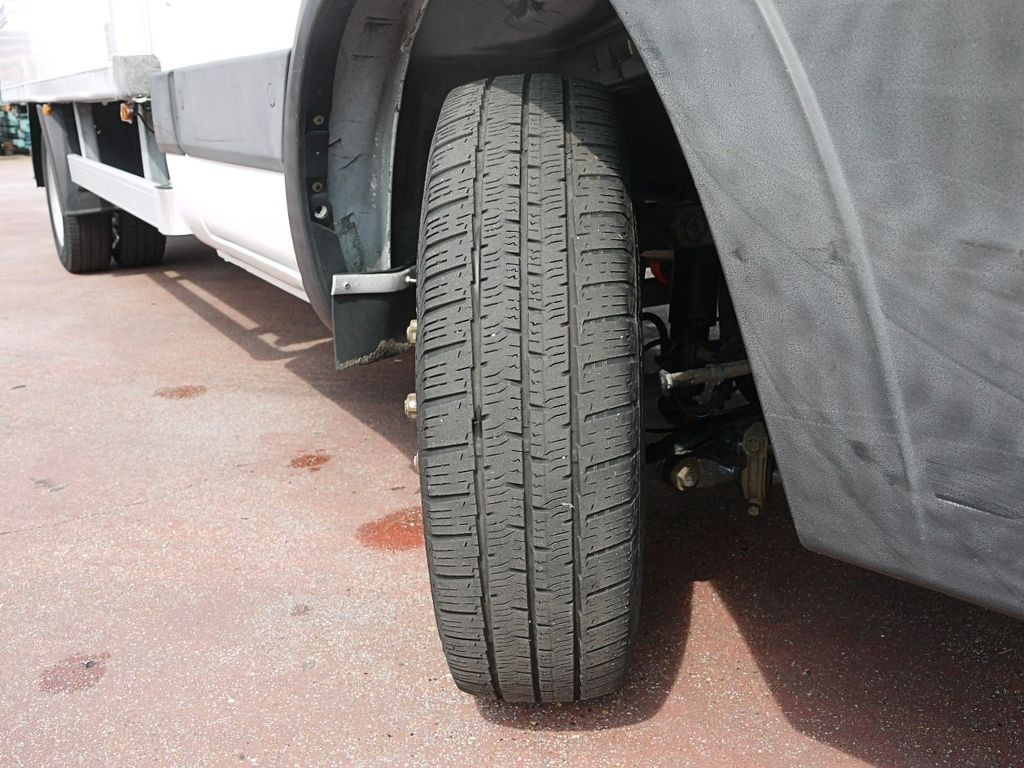 Hladilno vozilo Iveco 35C15 3.0 DAILY KUHLKOFFER CARRIER XARIOS 600 MT Iveco 35C15 3.0 DAILY KUHLKOFFER CARRIER XARIOS 600 MT: slika 18 Hladilno vozilo Iveco 35C15 3.0 DAILY KUHLKOFFER CARRIER XARIOS 600 MT Iveco 35C15 3.0 DAILY KUHLKOFFER CARRIER XARIOS 600 MT: slika 18