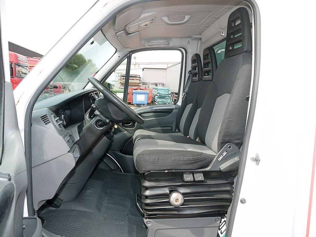 Hladilno vozilo Iveco 35C15 3.0 DAILY KUHLKOFFER CARRIER XARIOS 600 MT Iveco 35C15 3.0 DAILY KUHLKOFFER CARRIER XARIOS 600 MT: slika 11 Hladilno vozilo Iveco 35C15 3.0 DAILY KUHLKOFFER CARRIER XARIOS 600 MT Iveco 35C15 3.0 DAILY KUHLKOFFER CARRIER XARIOS 600 MT: slika 11