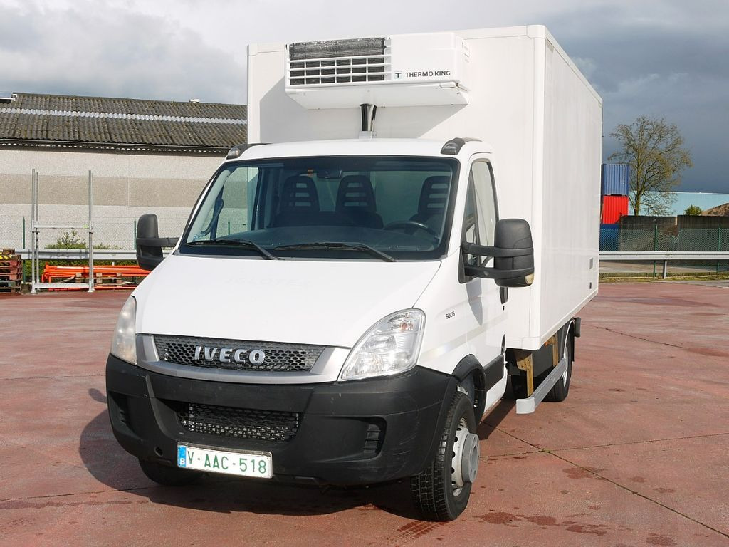 Iveco 60C15 65 70 DAILY KUHLKOFFER THERMOKING V500 A/C - Hladilno vozilo: slika 5 Iveco 60C15 65 70 DAILY KUHLKOFFER THERMOKING V500 A/C - Hladilno vozilo: slika 5